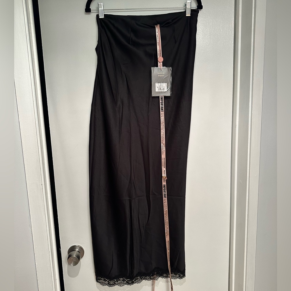 House of CB RUBY NWT Black Satin Lace Trim Midi Skirt Small - Picture 9 of 10